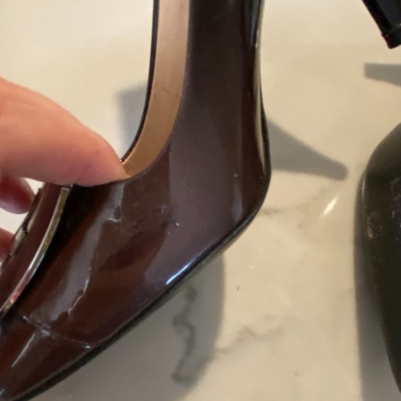 prada patent leather pumps w/ buckle - Picture 4 of 9